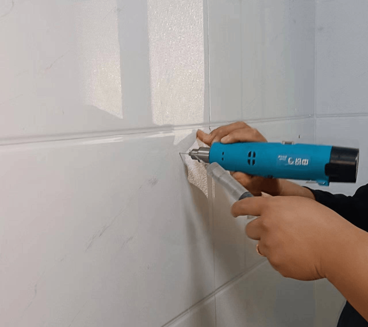 墙砖损坏怎么处理最好的方法(墙砖损坏怎么处理最好的方法图片)